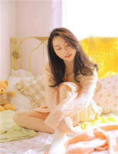 《美女脱18以下禁止看尿口图片-老婆的视频在线观看完整版中文》